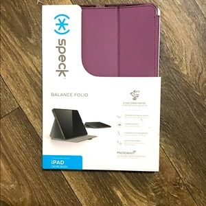 Speck Folio Protective Case (iPad 2019/2020)